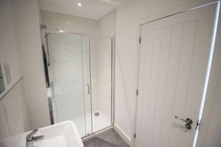 Fox Avenue**Good Size South Facing Garden**Solar Panels**Vacant**, Image 11