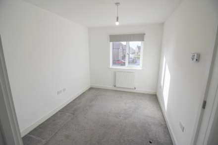 Fox Avenue**Good Size South Facing Garden**Solar Panels**Vacant**, Image 9