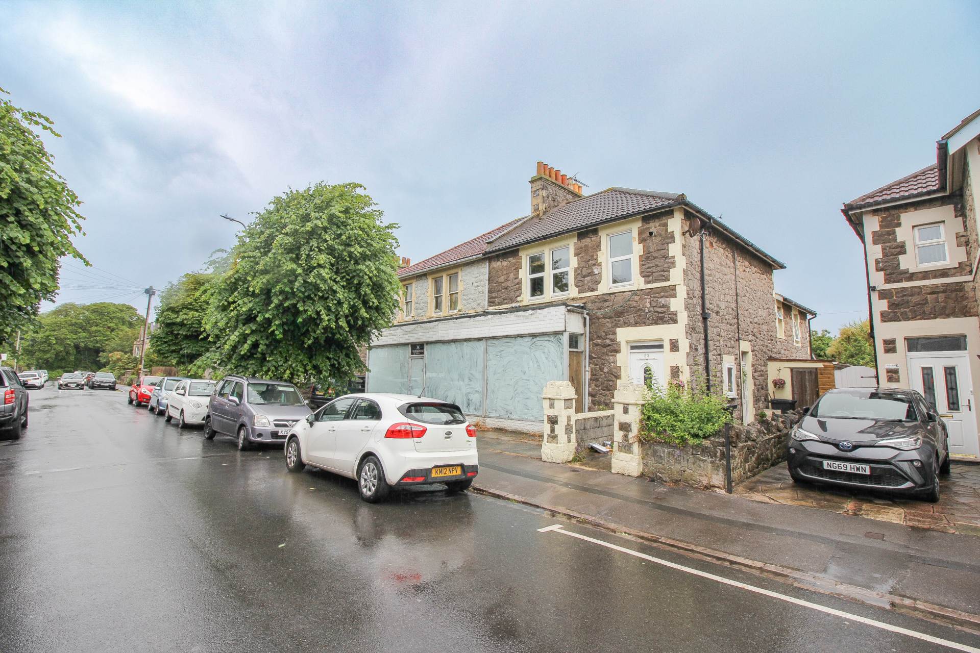 Whitecross Road**Two 2 Bed Flats**Great Investment Opportunity**Private Sunny Gardens**Super Location**, Image 1