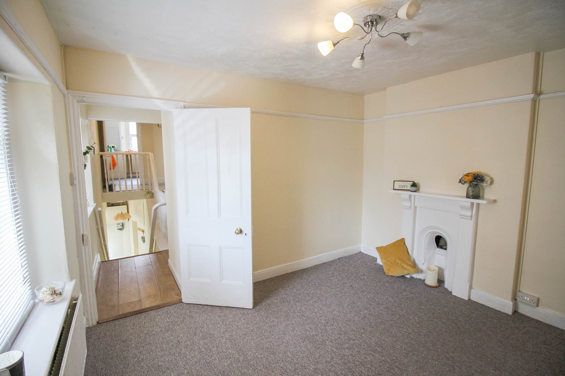 Whitecross Road**Two 2 Bed Flats**Great Investment Opportunity**Private Sunny Gardens**Super Location**, Image 10