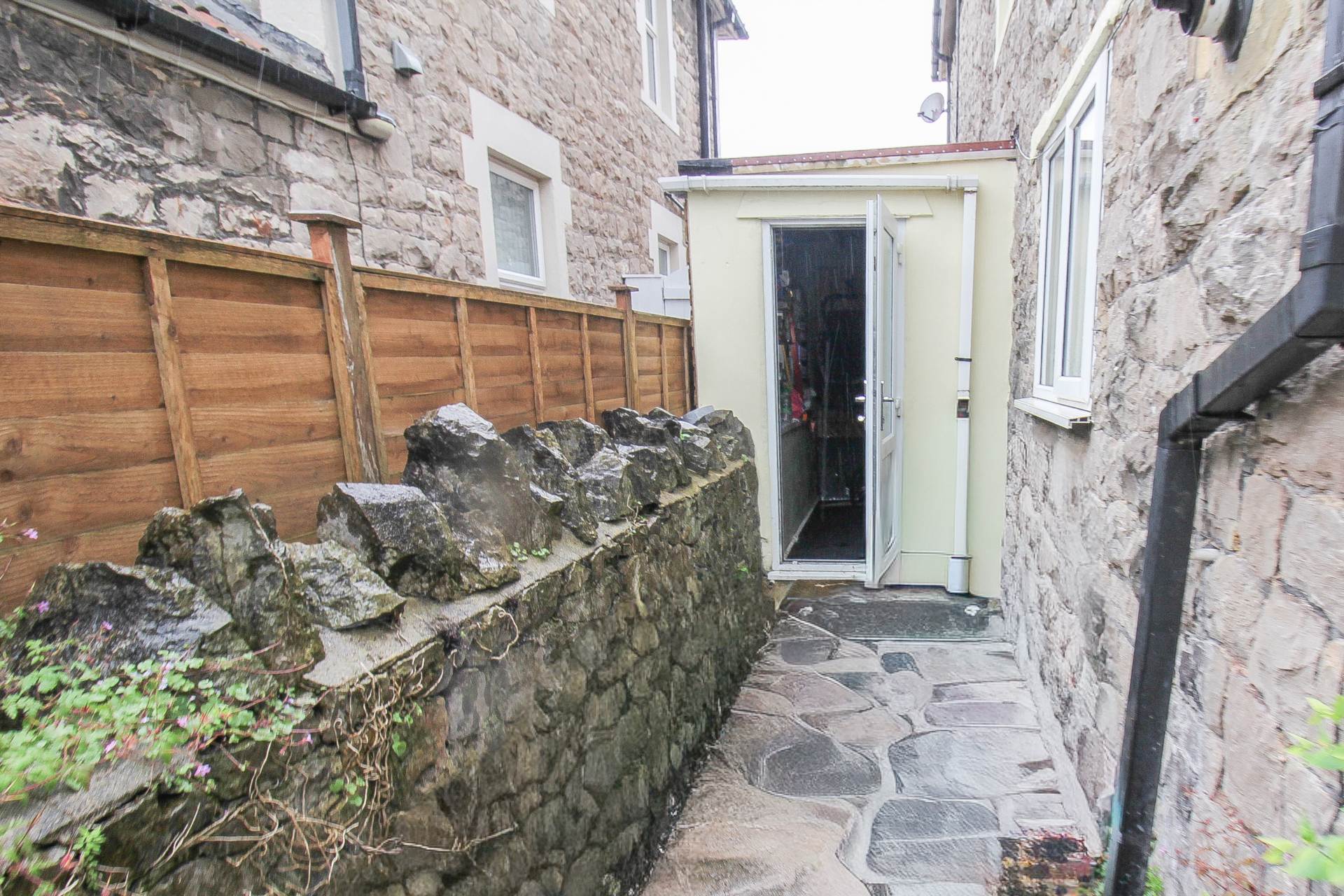Whitecross Road**Two 2 Bed Flats**Great Investment Opportunity**Private Sunny Gardens**Super Location**, Image 21
