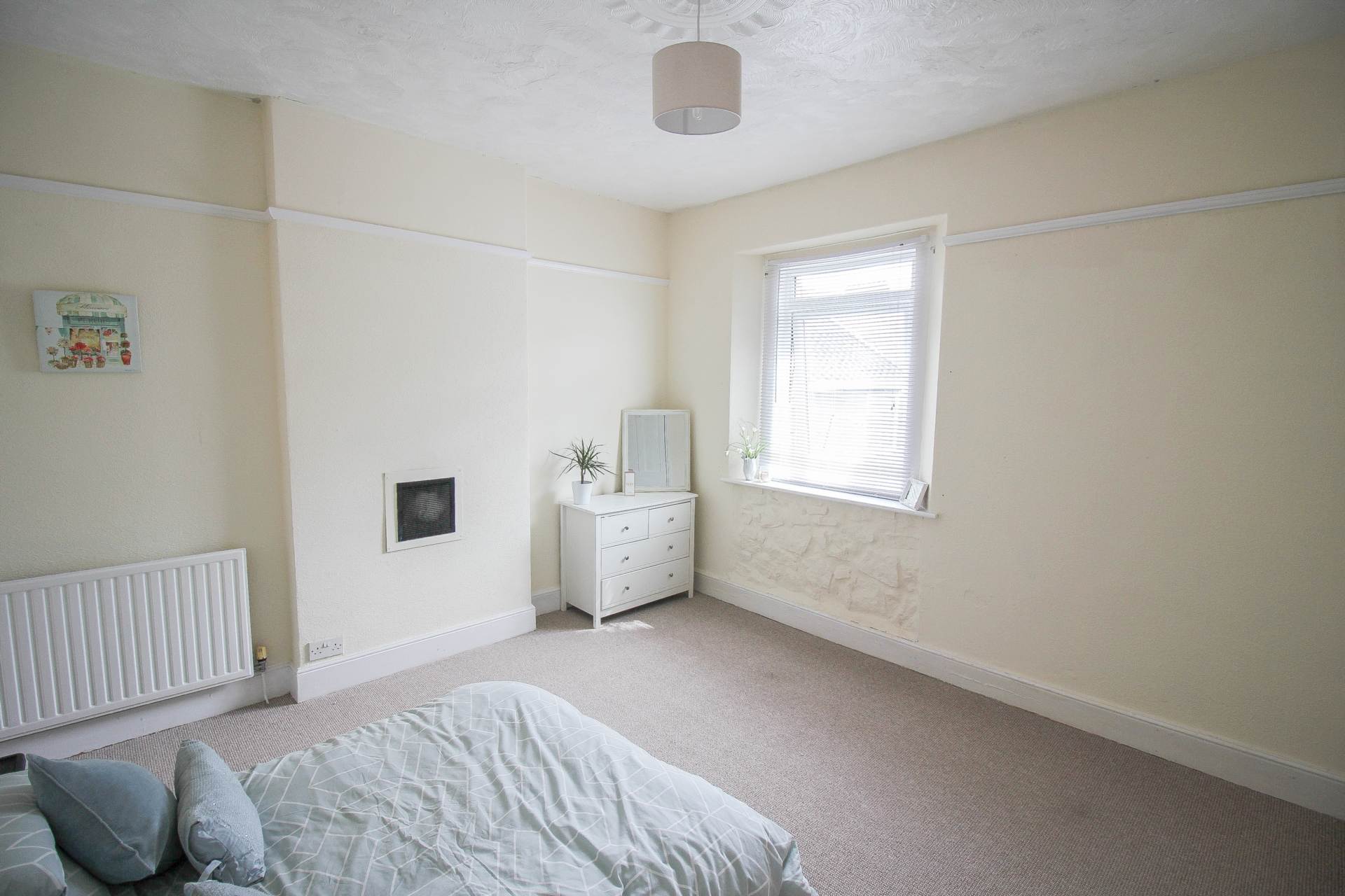 Whitecross Road**Two 2 Bed Flats**Great Investment Opportunity**Private Sunny Gardens**Super Location**, Image 8