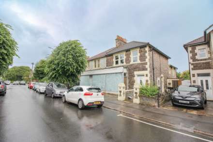 Whitecross Road**Two 2 Bed Flats**Great Investment Opportunity**Private Sunny Gardens**Super Location**, Image 1