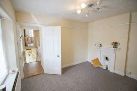 Whitecross Road**Two 2 Bed Flats**Great Investment Opportunity**Private Sunny Gardens**Super Location**, Image 10