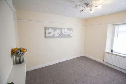 Whitecross Road**Two 2 Bed Flats**Great Investment Opportunity**Private Sunny Gardens**Super Location**, Image 11