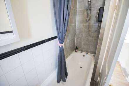 Whitecross Road**Two 2 Bed Flats**Great Investment Opportunity**Private Sunny Gardens**Super Location**, Image 12