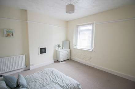 Whitecross Road**Two 2 Bed Flats**Great Investment Opportunity**Private Sunny Gardens**Super Location**, Image 8