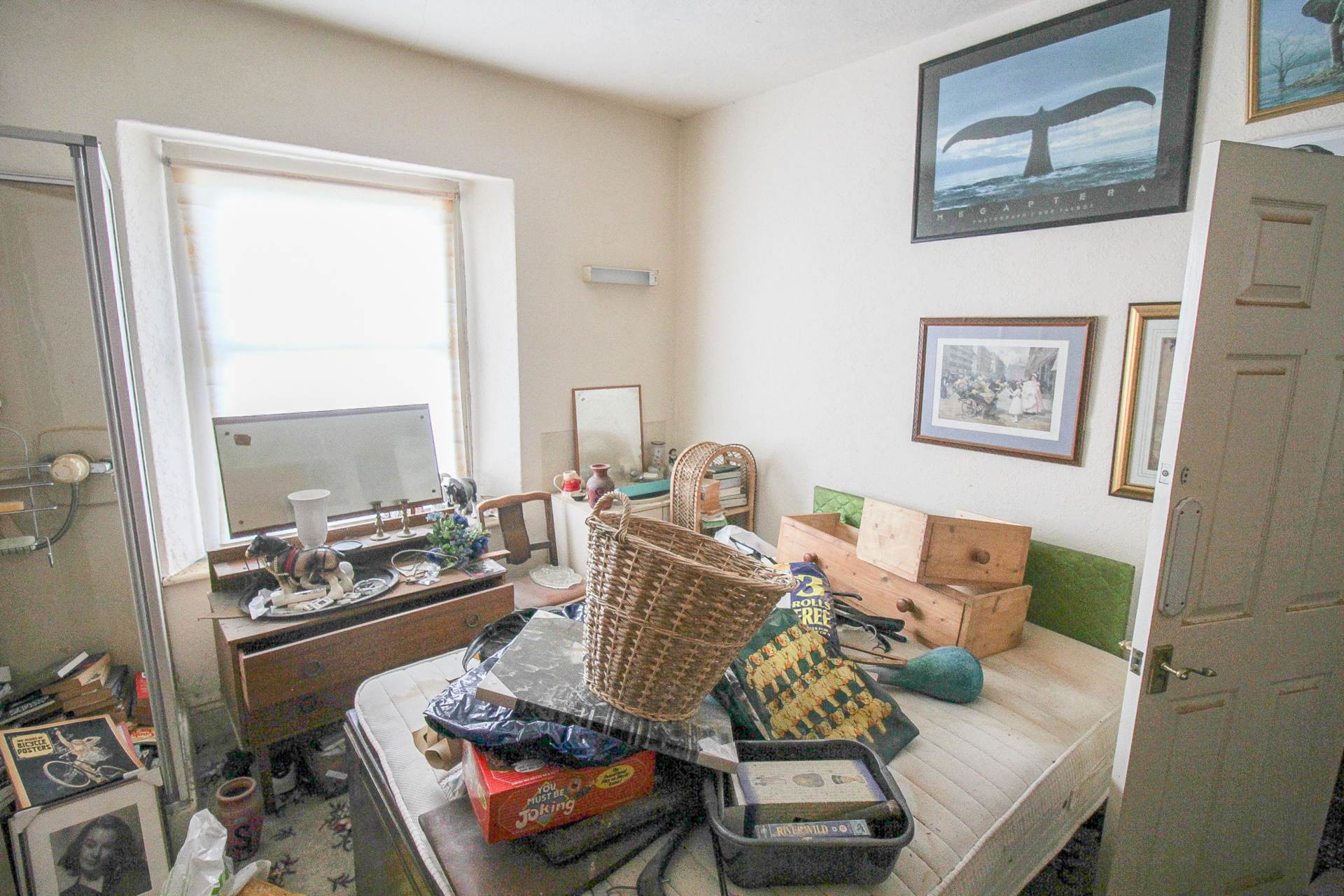 South Ward**3 Bedrooms**Ideal Investment Opportunity**Updating Required**Guide £100,000**, Image 5