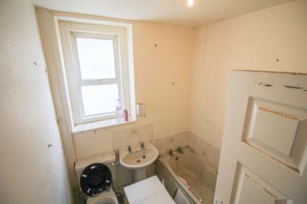 South Ward**3 Bedrooms**Ideal Investment Opportunity**Updating Required**Guide £100,000**, Image 8