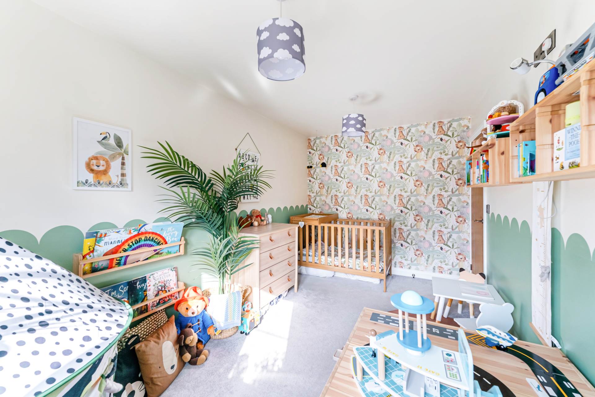 Newland Road**Stunningly Presented Throughout**, Image 14