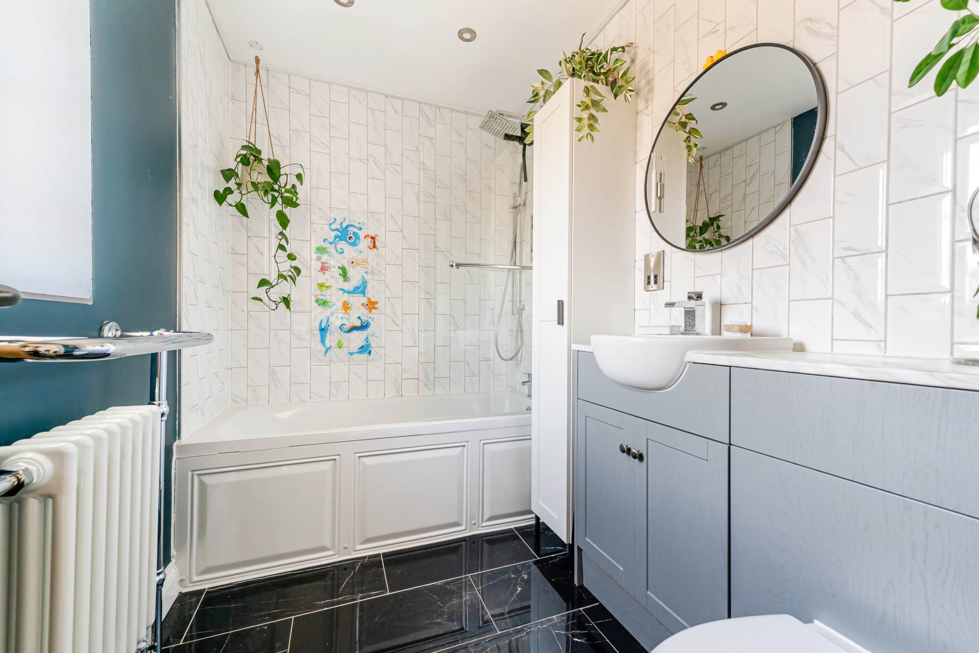 Newland Road**Stunningly Presented Throughout**, Image 15