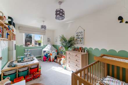 Newland Road**Stunningly Presented Throughout**, Image 13