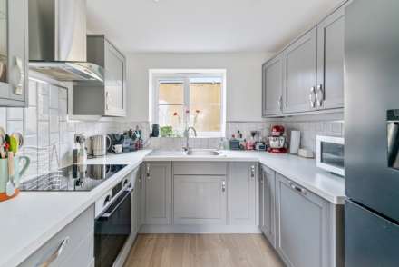 Newland Road**Stunningly Presented Throughout**, Image 6