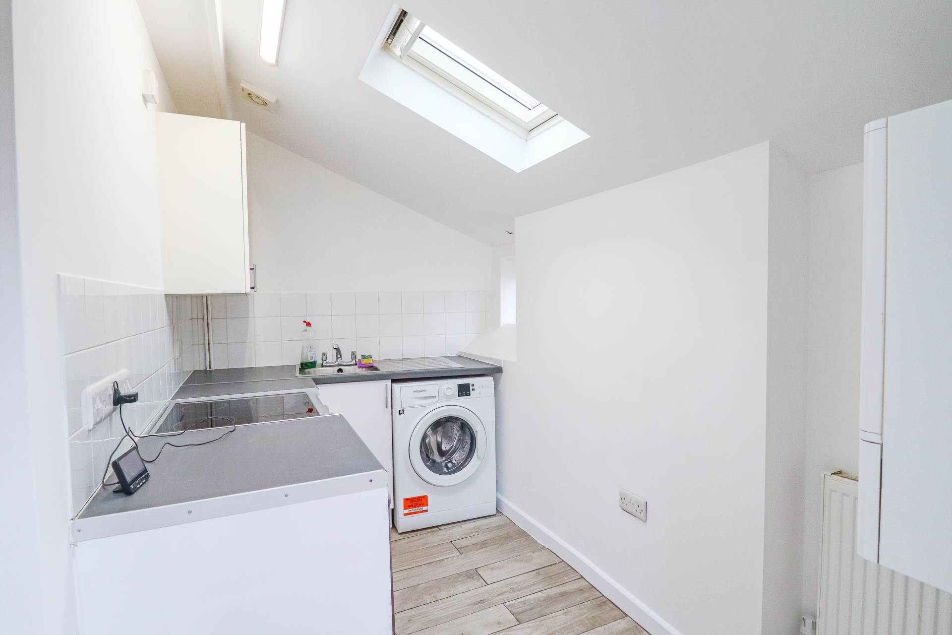 Bristol Road Lower, Hillside, Image 3