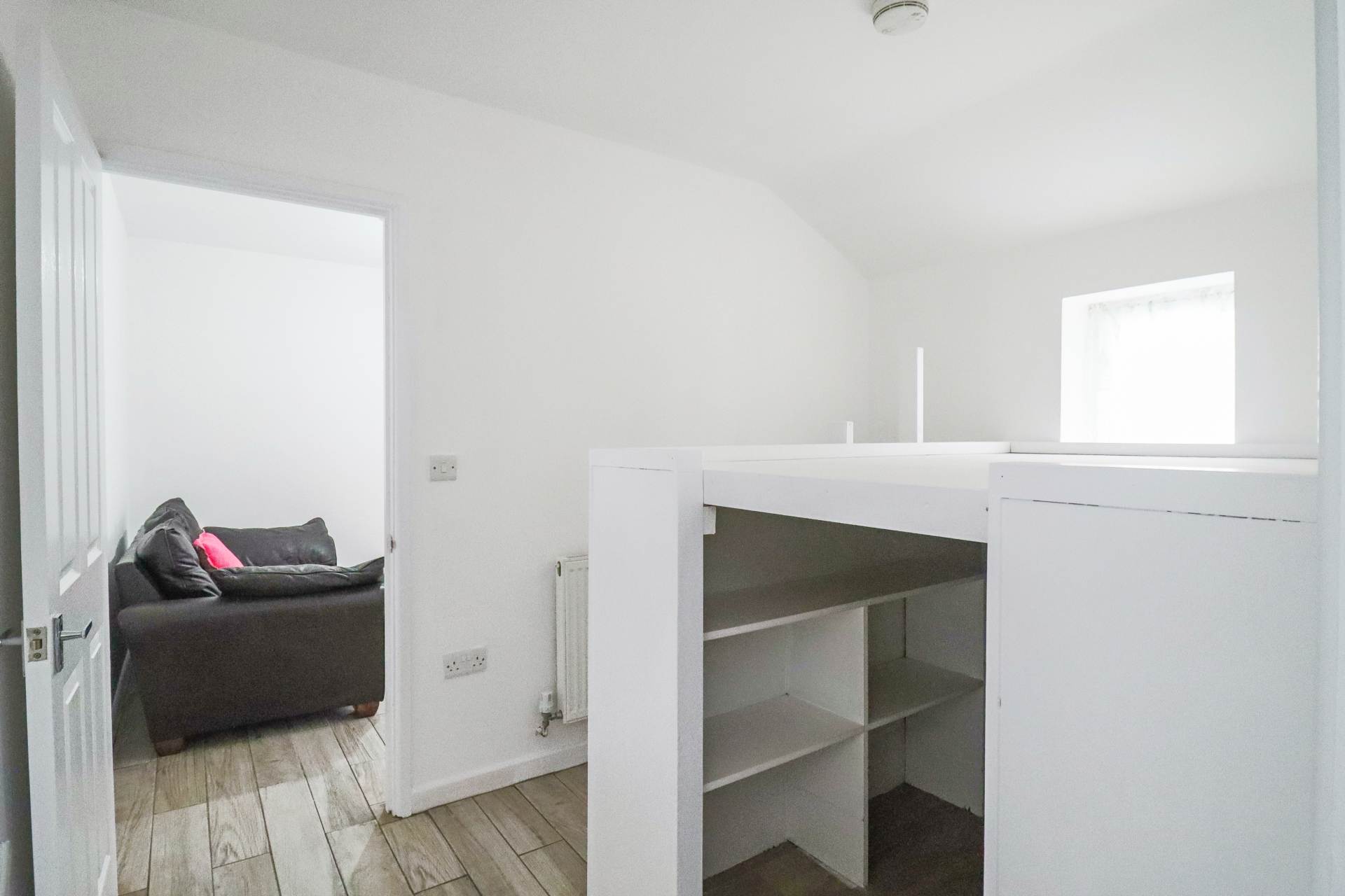 Bristol Road Lower, Hillside, Image 9