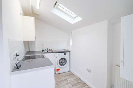 Bristol Road Lower, Hillside, Image 3