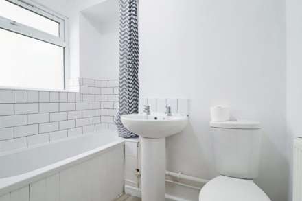 Bristol Road Lower, Hillside, Image 7