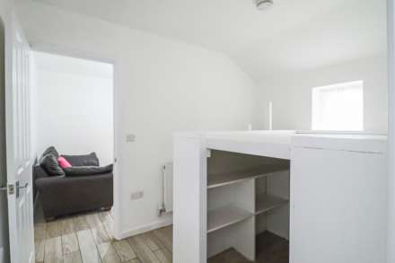 Bristol Road Lower, Hillside, Image 9