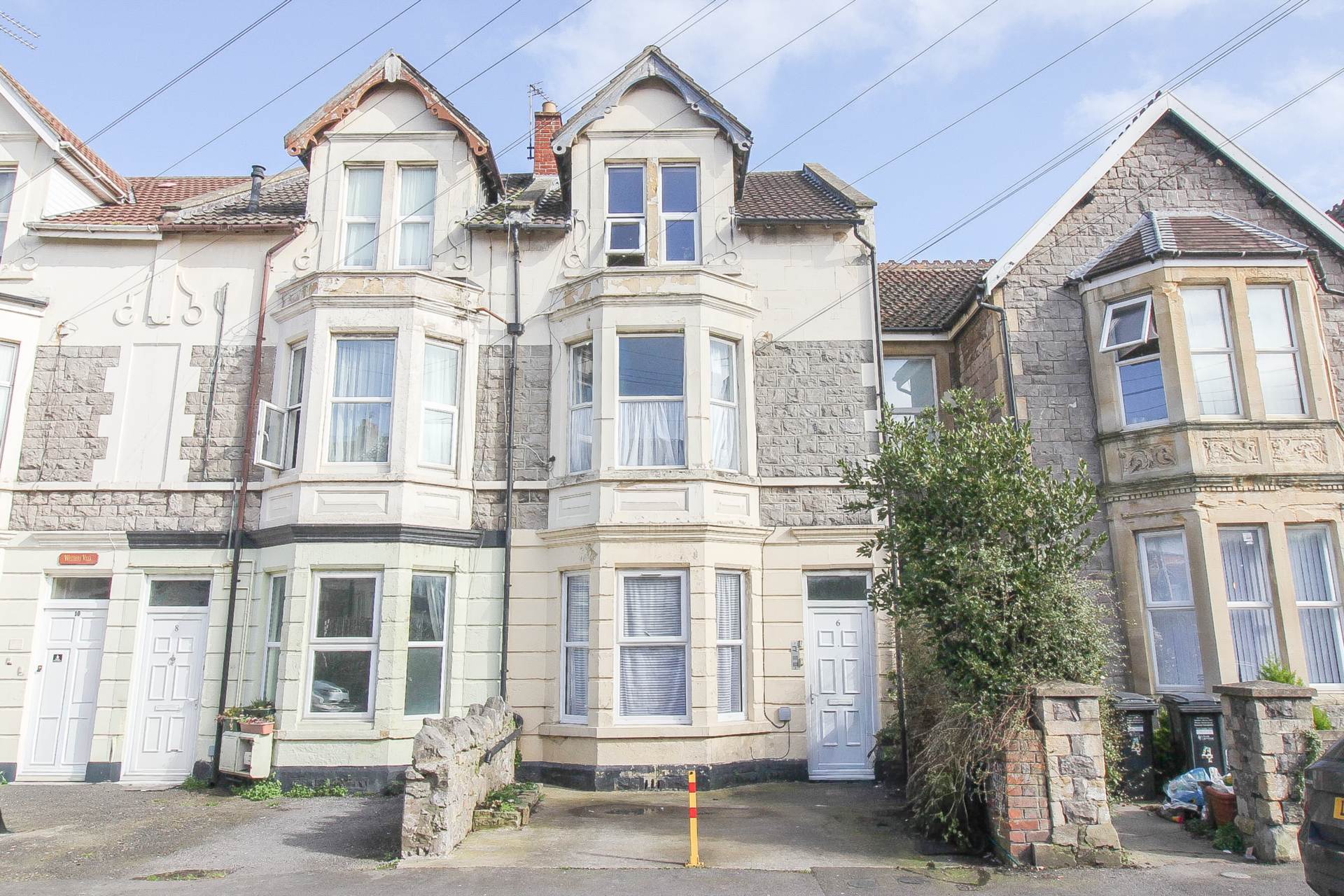 Central Location**Two Bedrooms**Excellent Condition Throughout**Parking & Small Courtyard**, Image 1