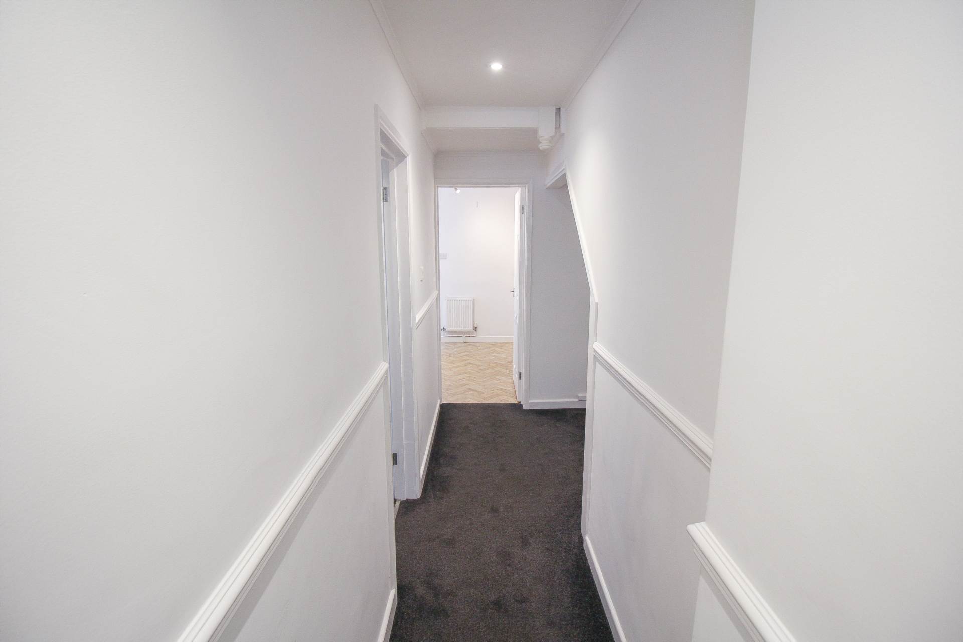 Central Location**Two Bedrooms**Excellent Condition Throughout**Parking & Small Courtyard**, Image 4