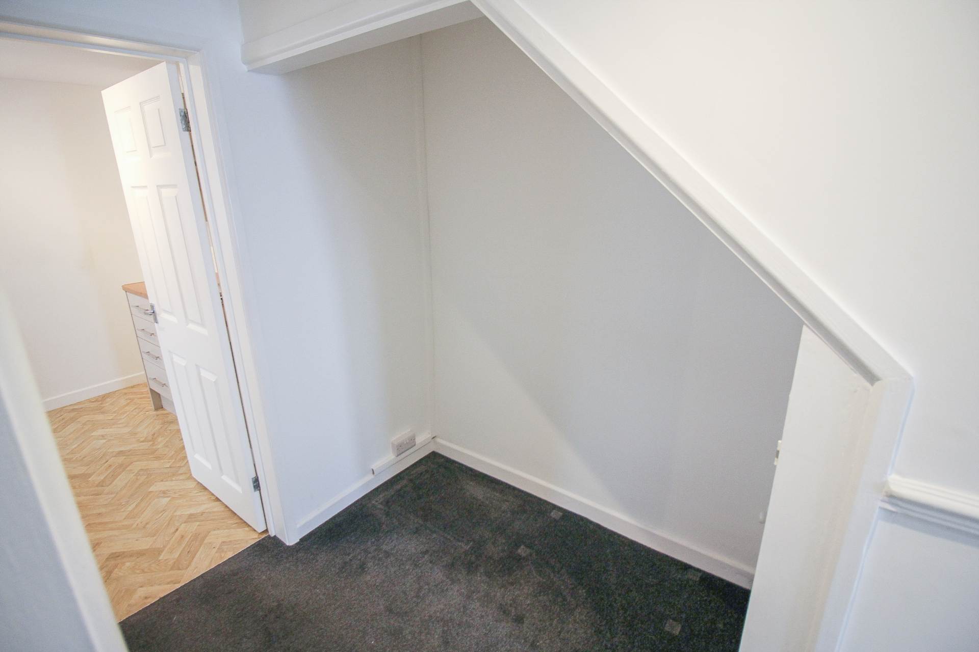 Central Location**Two Bedrooms**Excellent Condition Throughout**Parking & Small Courtyard**, Image 6