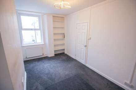 Central Location**Two Bedrooms**Excellent Condition Throughout**Parking & Small Courtyard**, Image 7