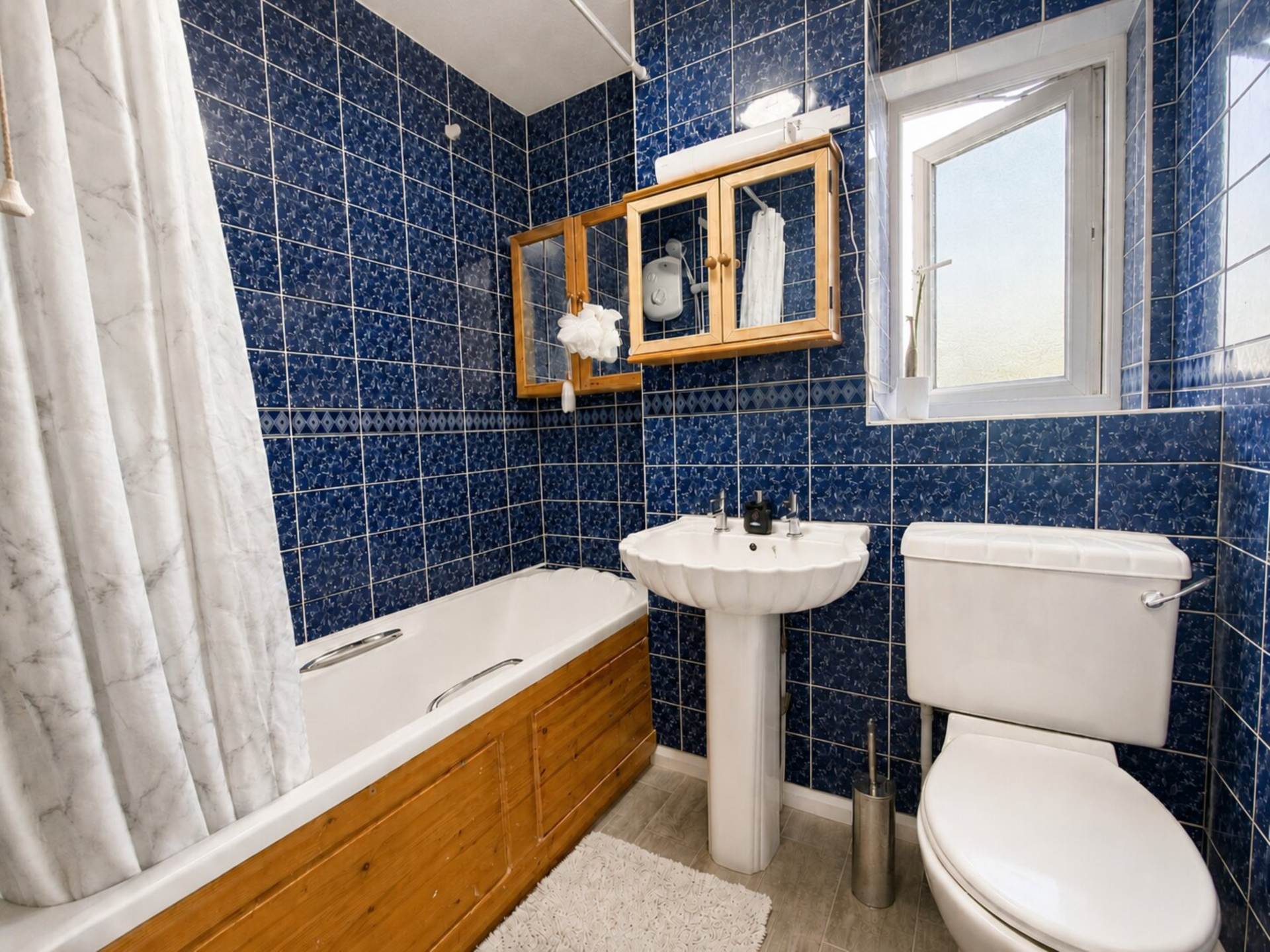 Appletree Court, Worle, Image 17