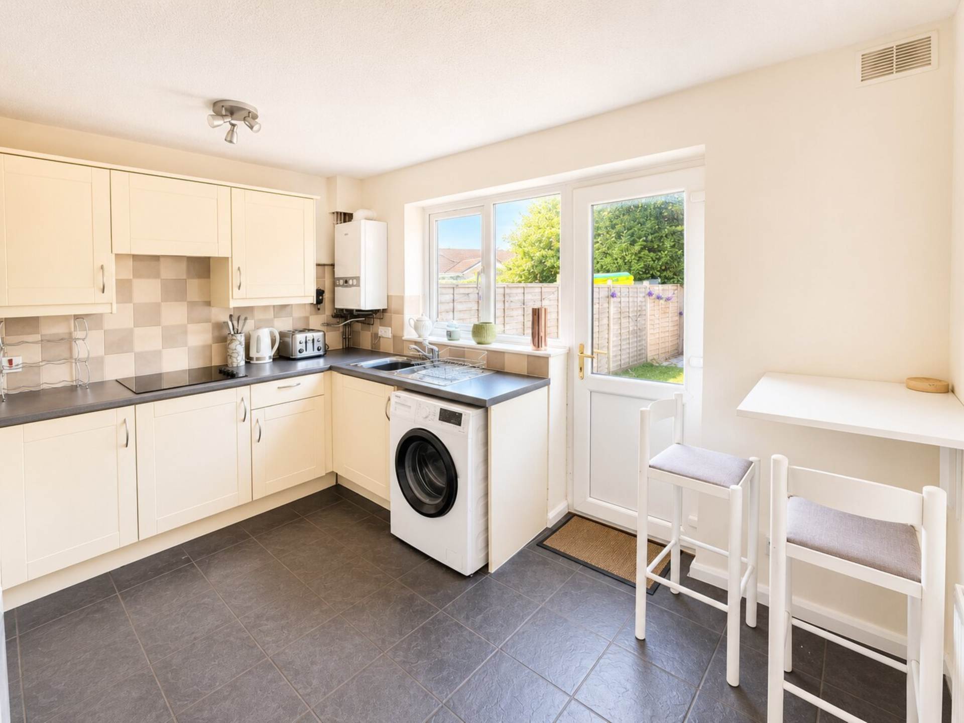 Appletree Court, Worle, Image 5