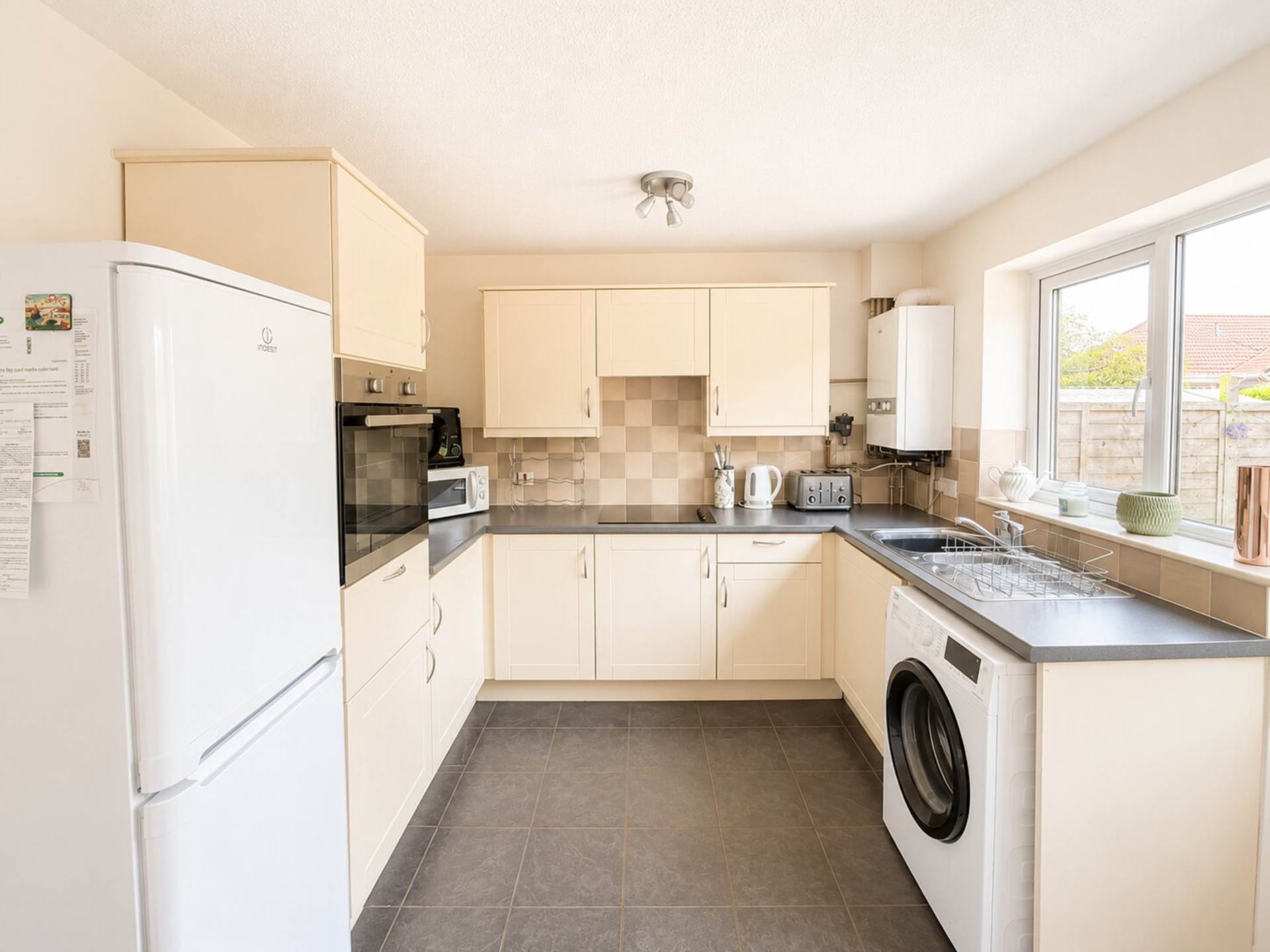 Appletree Court, Worle, Image 6