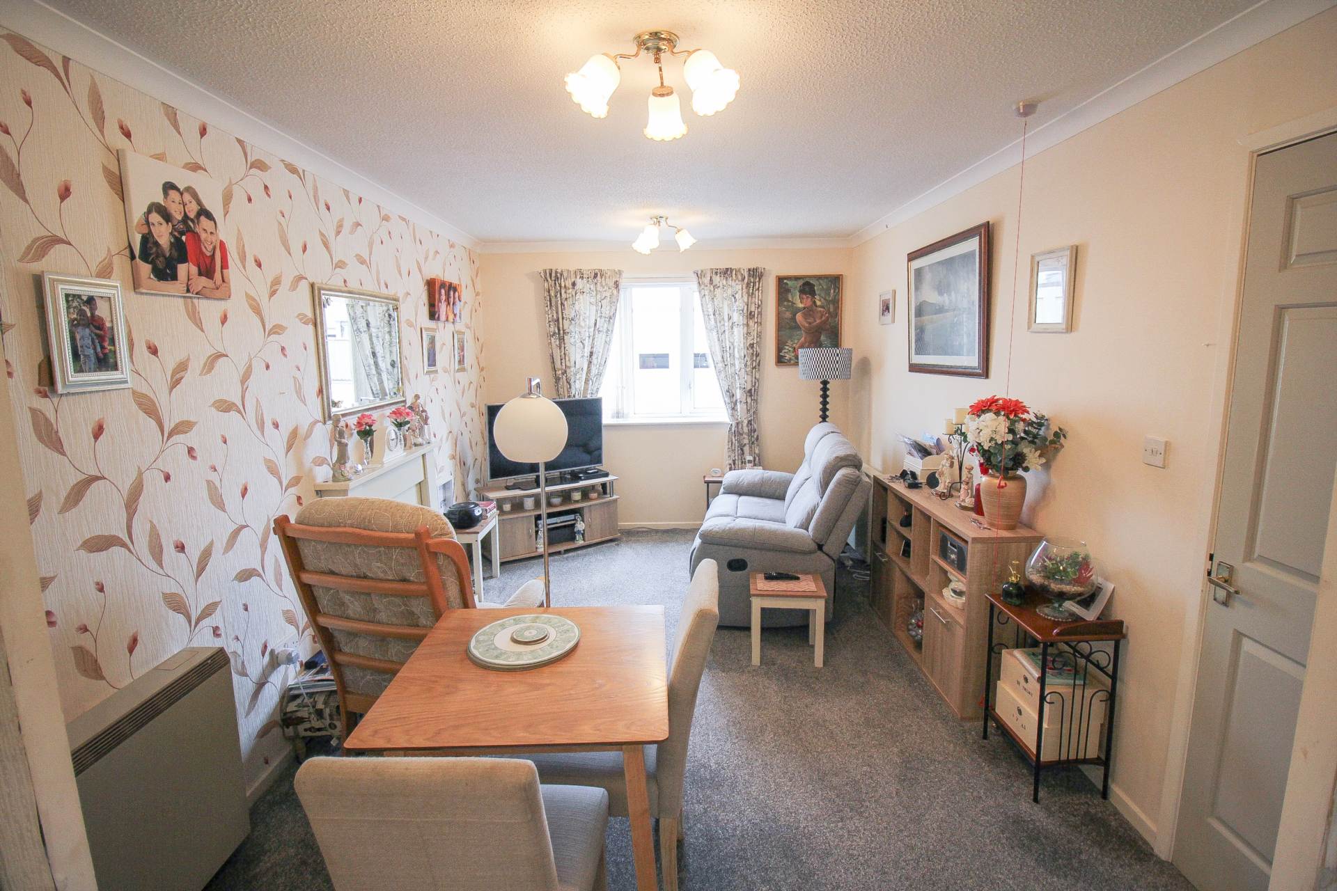 Birnbeck Court**Short Walk to Beach & Town**Over 60's Retirement Apartment**Two Bedrooms**, Image 4