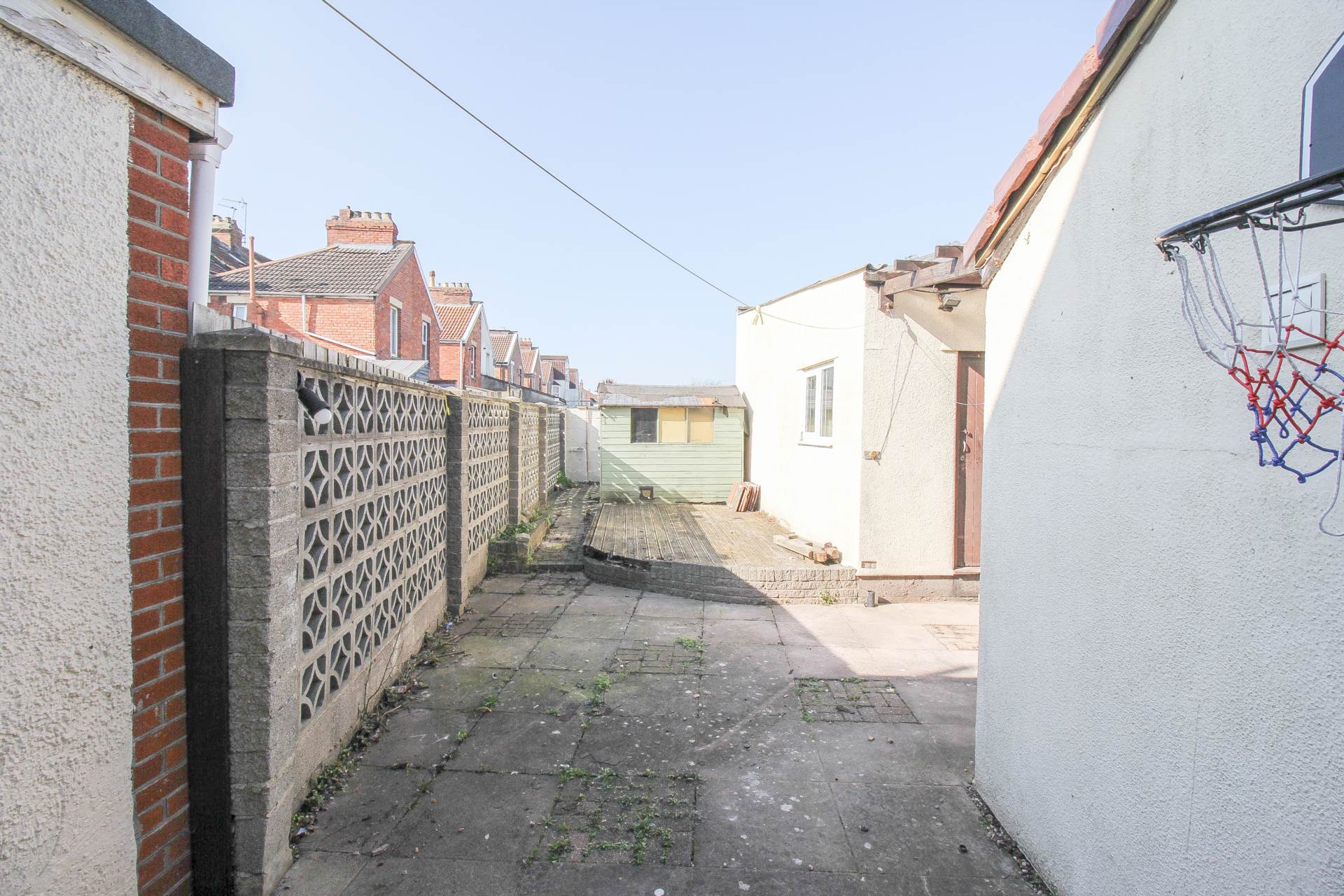 Central Location**3 Bedrooms**Large Loft Room/Occasional Bedroom**21ft Garage/Workshop**, Image 17