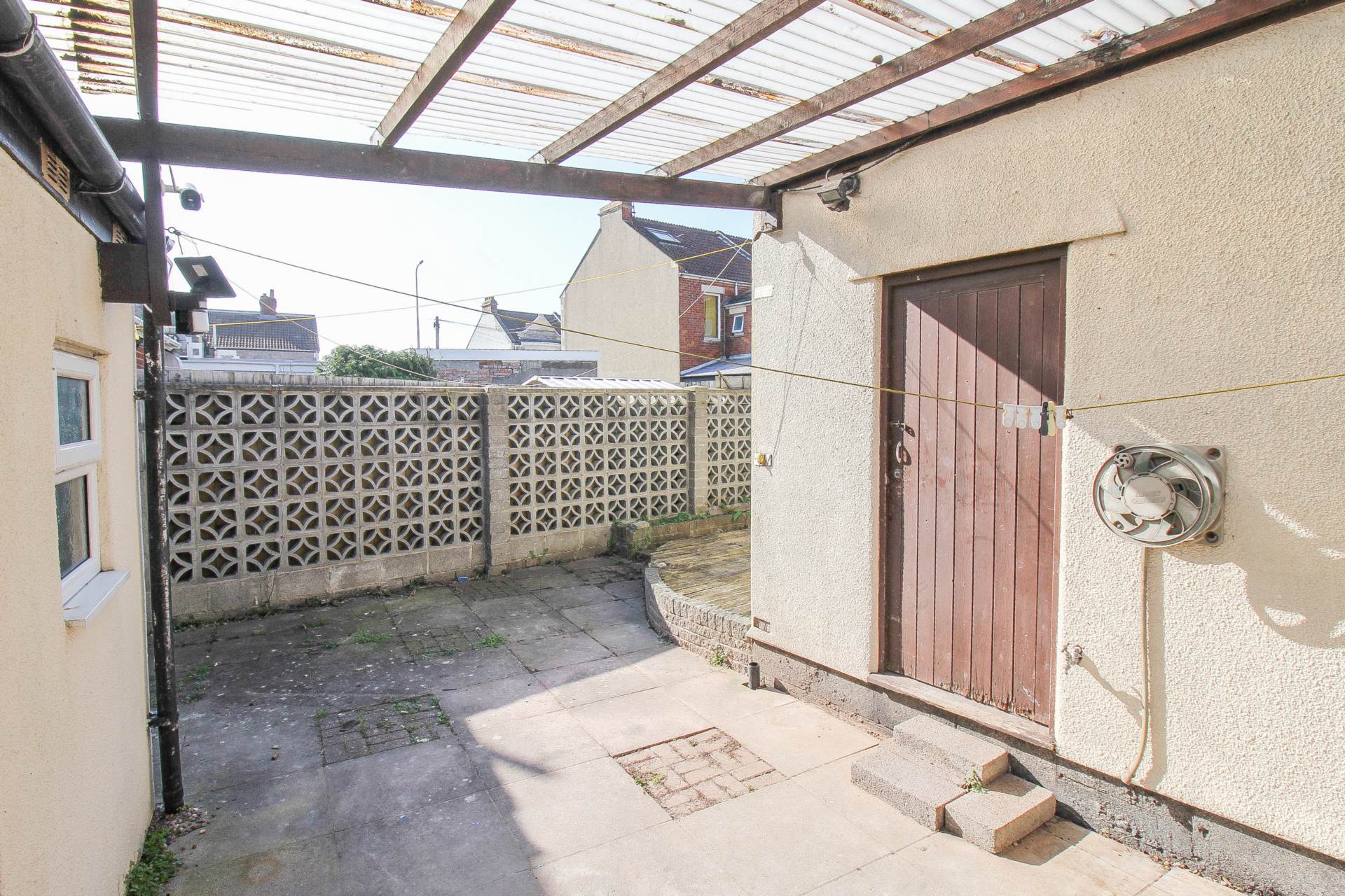 Central Location**3 Bedrooms**Large Loft Room/Occasional Bedroom**21ft Garage/Workshop**, Image 19