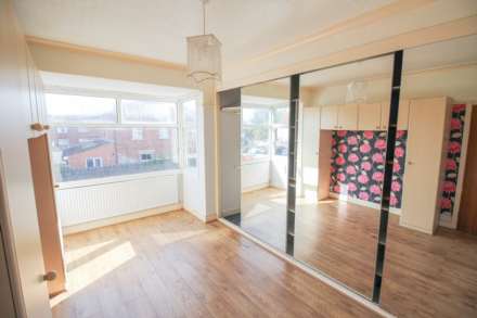 Central Location**3 Bedrooms**Large Loft Room/Occasional Bedroom**21ft Garage/Workshop**, Image 11