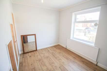 Central Location**3 Bedrooms**Large Loft Room/Occasional Bedroom**21ft Garage/Workshop**, Image 12