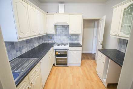 Central Location**3 Bedrooms**Large Loft Room/Occasional Bedroom**21ft Garage/Workshop**, Image 5
