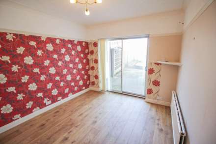 Central Location**3 Bedrooms**Large Loft Room/Occasional Bedroom**21ft Garage/Workshop**, Image 7