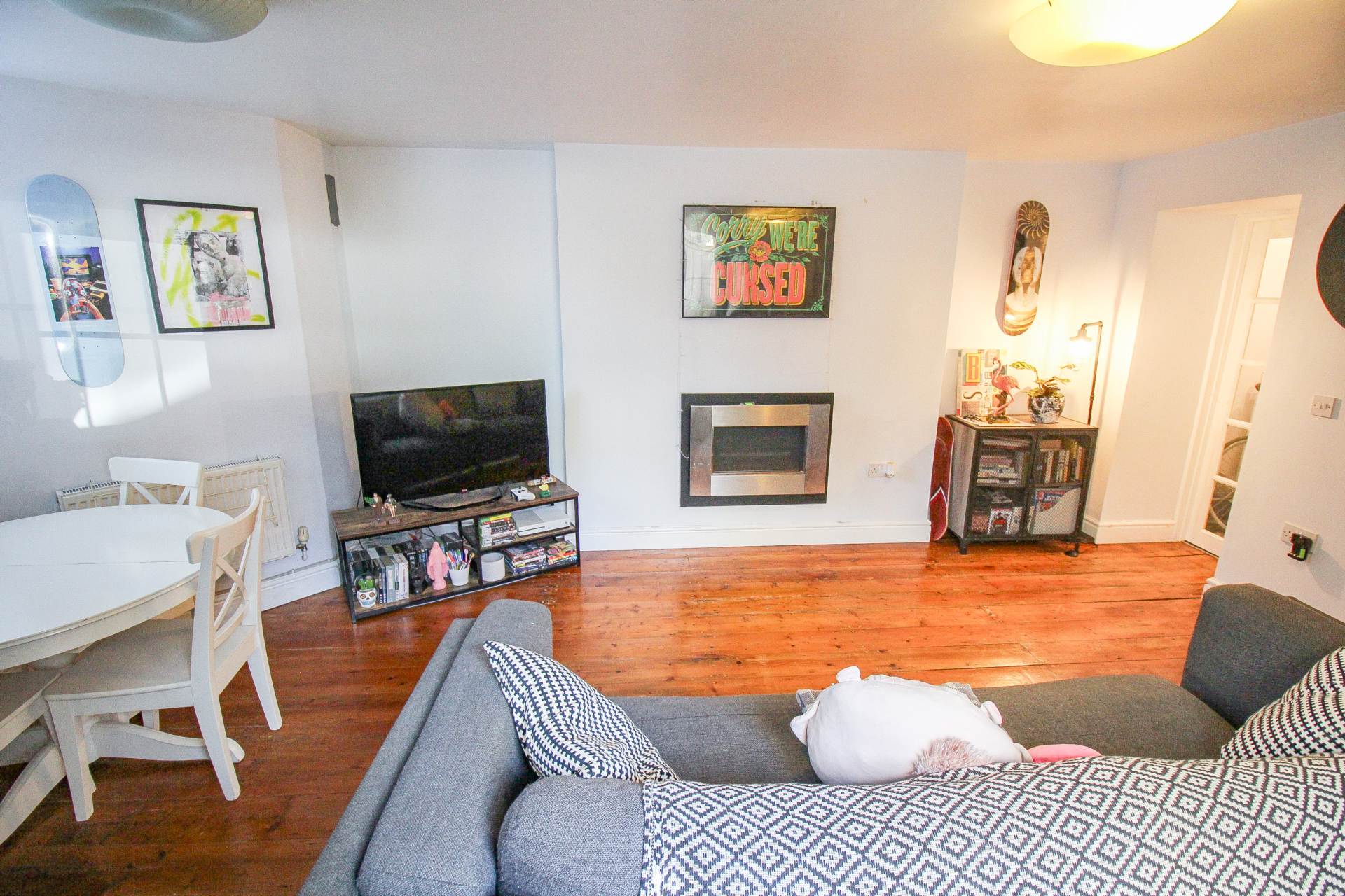 Rocama Terrace**Ideally Located**Close to Train Station** Beautifully Presented**Parking**, Image 3