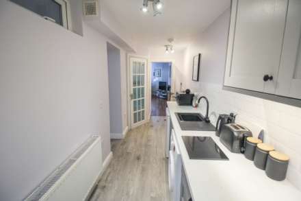 Rocama Terrace**Ideally Located**Close to Train Station** Beautifully Presented**Parking**, Image 7