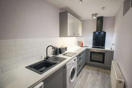 Rocama Terrace**Ideally Located**Close to Train Station** Beautifully Presented**Parking**, Image 8