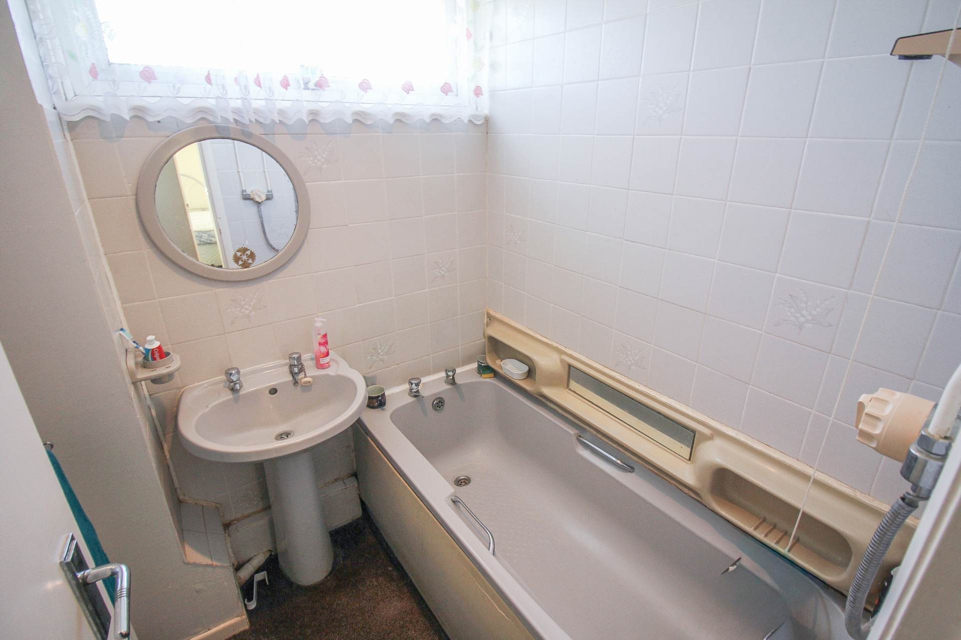 Weston-super-Mare**Close to Hospital**Three Bedrooms**Garage**Updating Required**, Image 10