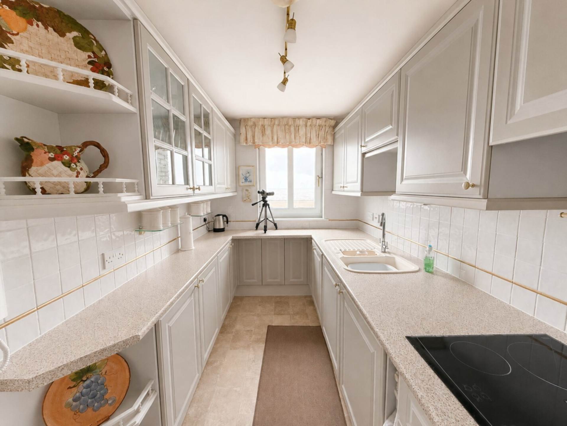 Beach Road, Sea Front Apartment - With Stunning South & West Facing Views, Image 14