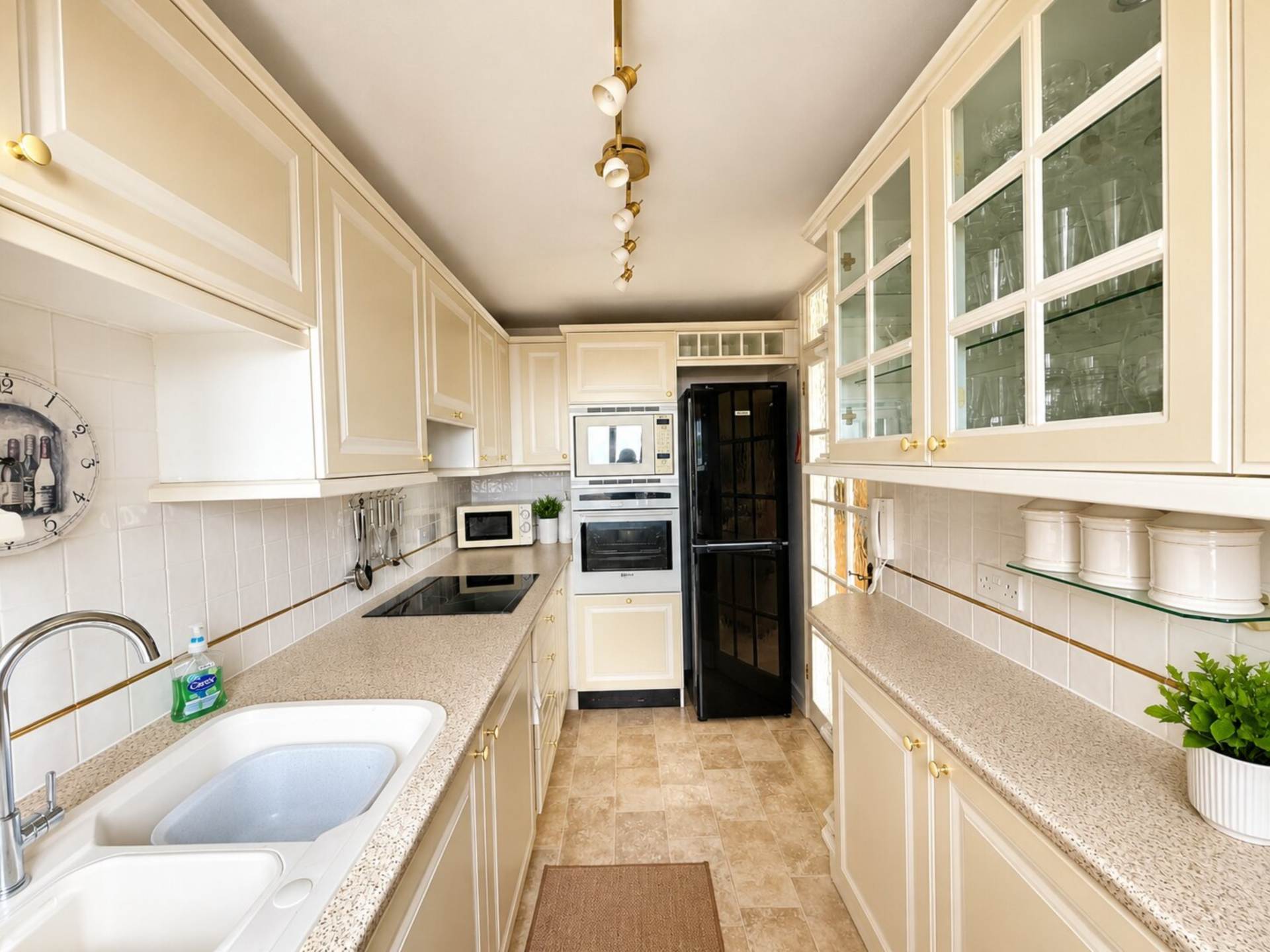 Beach Road, Sea Front Apartment - With Stunning South & West Facing Views, Image 15