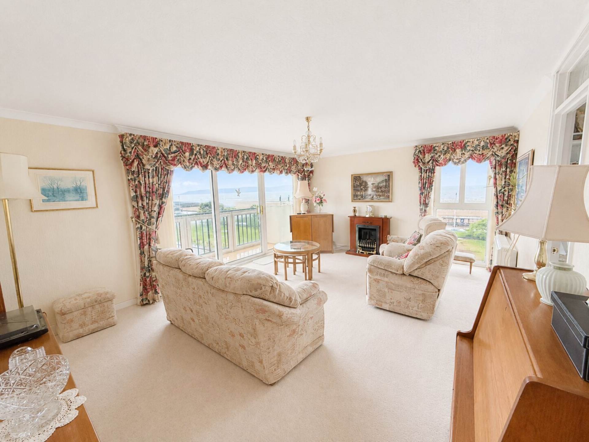 Beach Road, Sea Front Apartment - With Stunning South & West Facing Views, Image 2