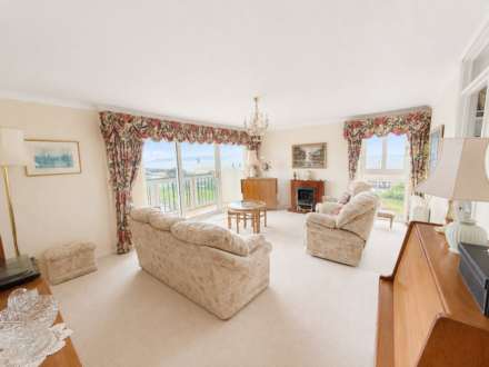 Beach Road, Sea Front Apartment - With Stunning South & West Facing Views, Image 2