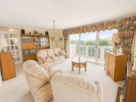 Beach Road, Sea Front Apartment - With Stunning South & West Facing Views, Image 3