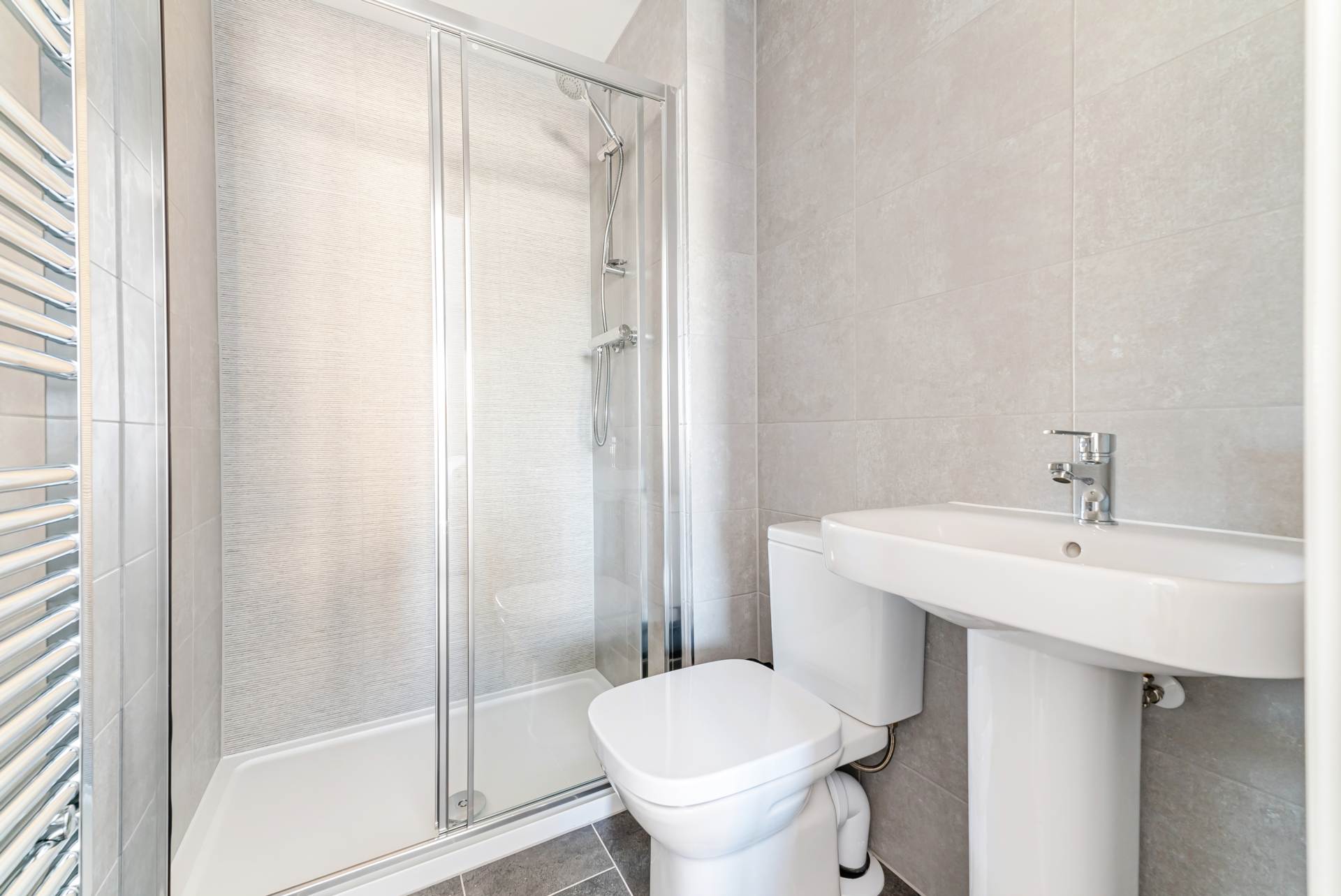 Criddle Avenue, Banwell - Almost Brand New Home, Image 12