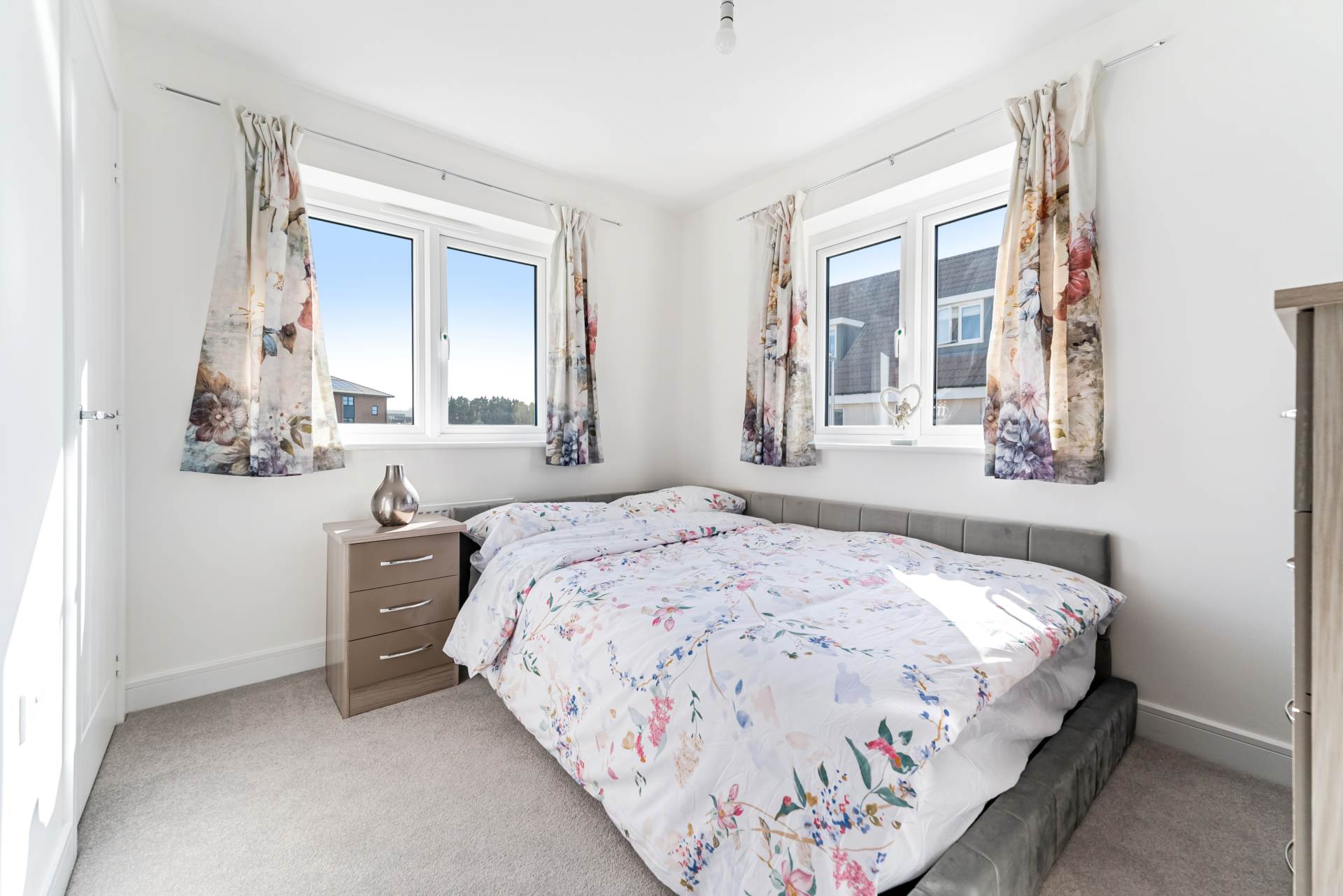 Criddle Avenue, Banwell - Almost Brand New Home, Image 14