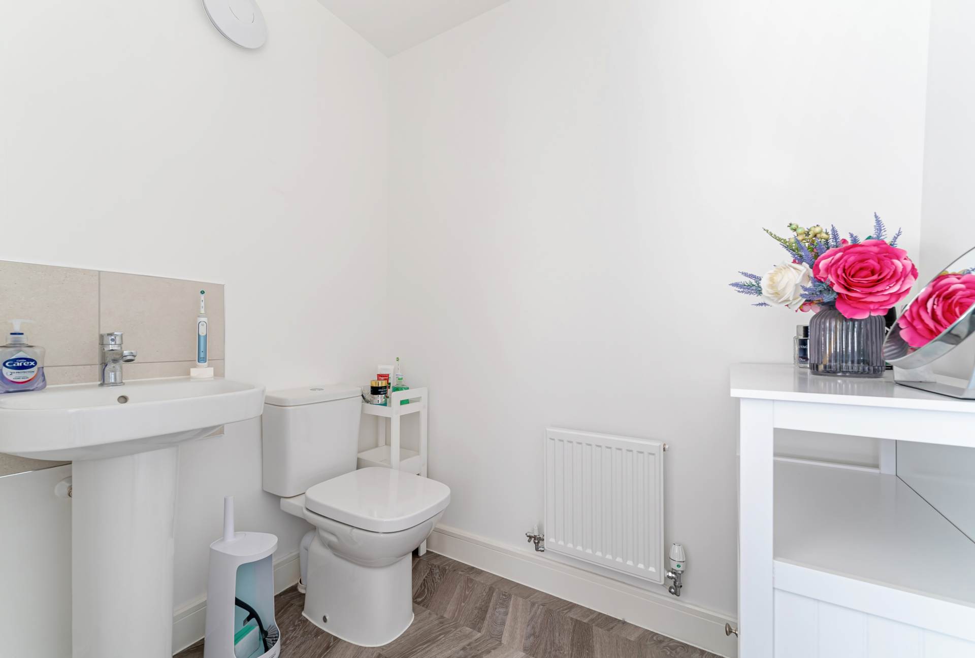 Criddle Avenue, Banwell - Almost Brand New Home, Image 18