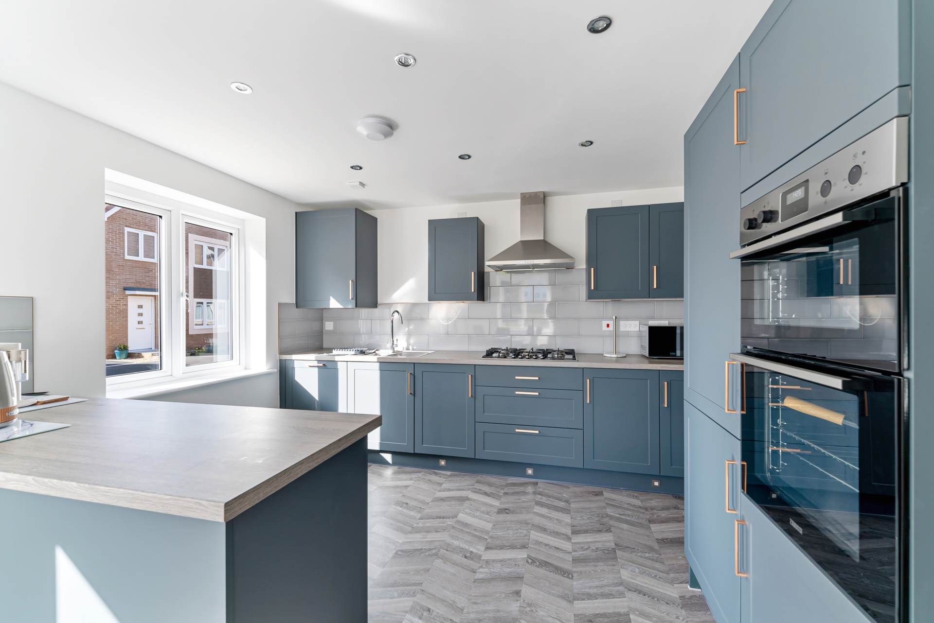 Criddle Avenue, Banwell - Almost Brand New Home, Image 4