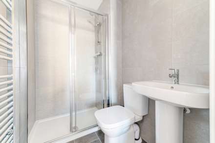 Criddle Avenue, Banwell - Almost Brand New Home, Image 12